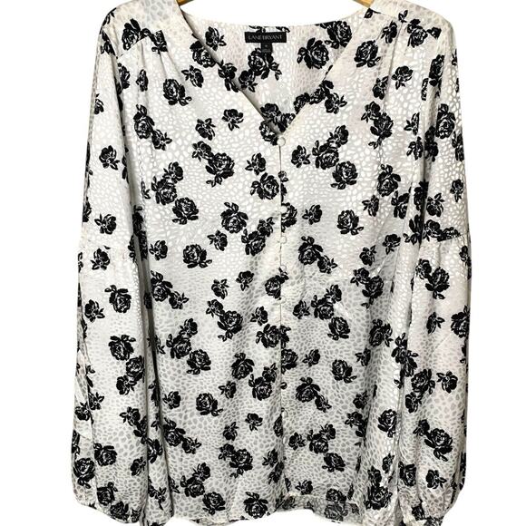 Lane Bryant Tops - Lane Bryant Top Womens 18 Black White Floral Coquette Satin Flare Sleeve V-Neck